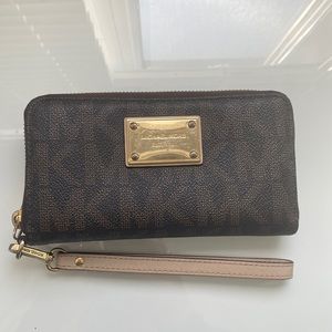 Micheal Kors Wallet